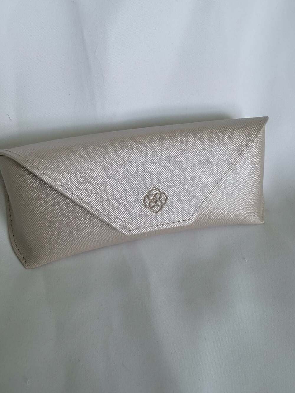 Kendra Scott Metallic Champagne Saffiano Envelope Eyeglass Sunglass Case